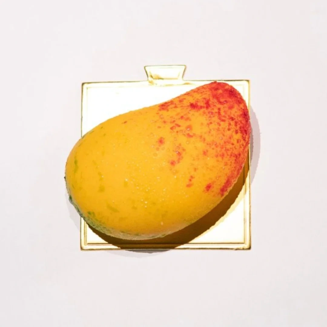 Mangue en trompe-l'œil sur carton doré